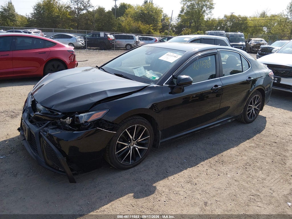 Toyota Camry 2021