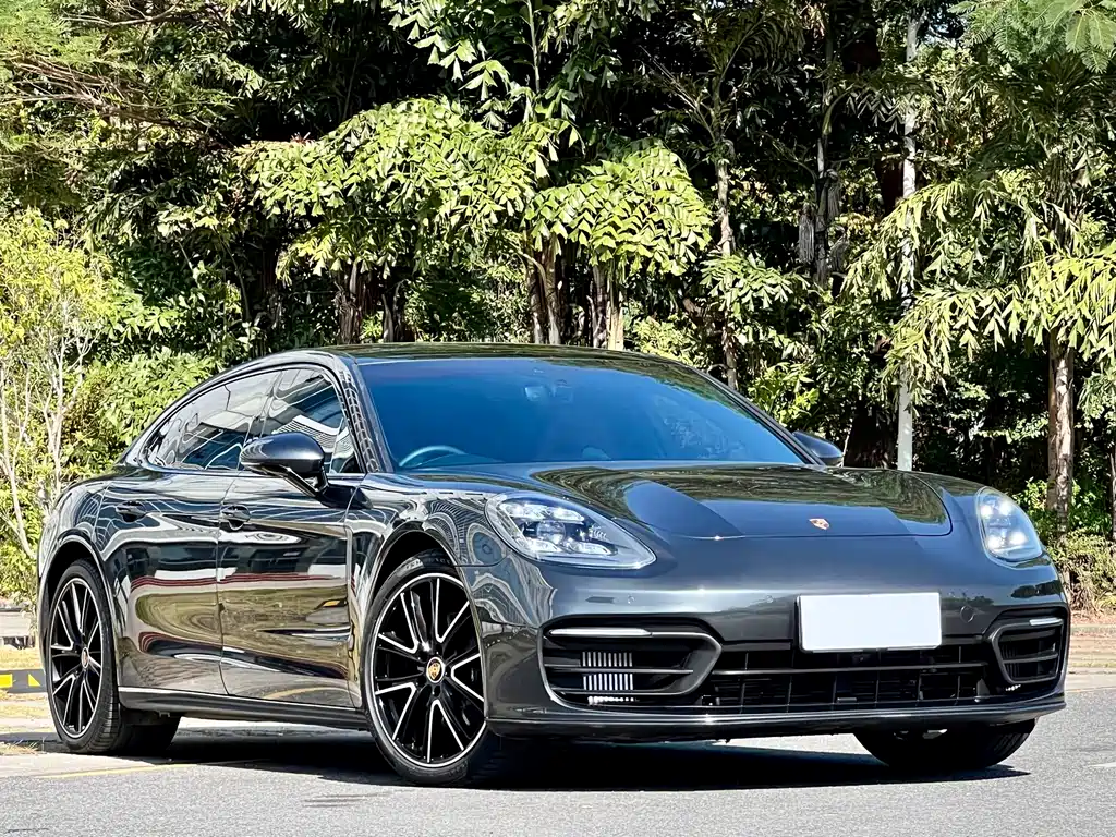 Porsche Panamera 2023