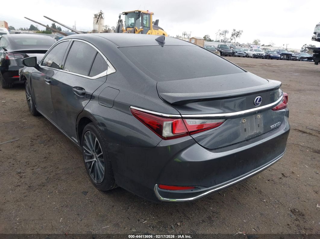 Lexus ES 2022