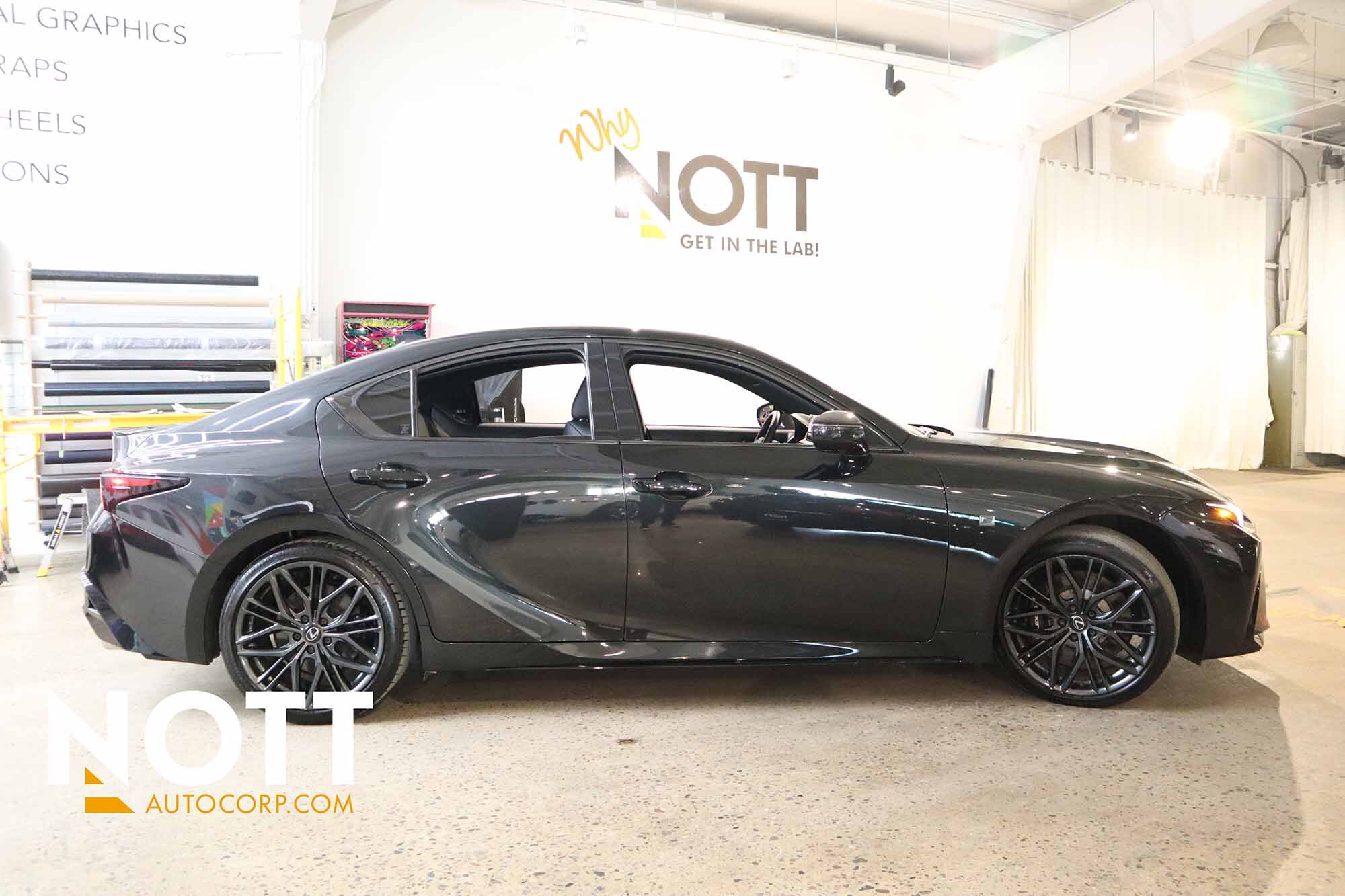 Lexus IS 2024