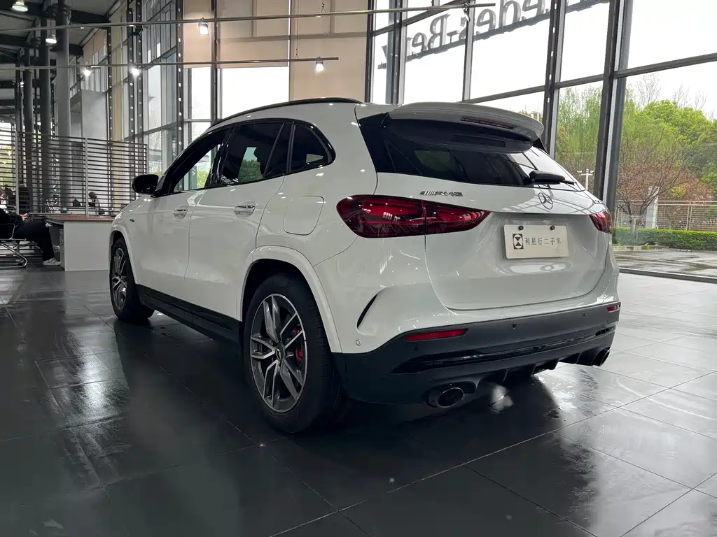 Mercedes-Benz GLA AMG 2025