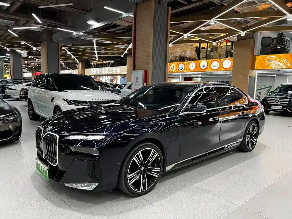 BMW i7 2024