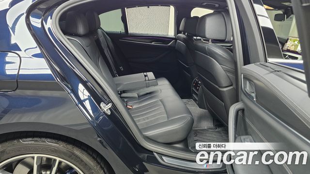 BMW 5 серии 2023