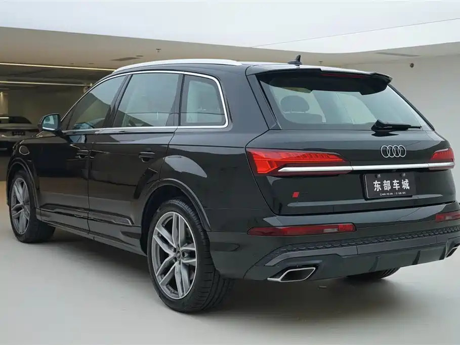 Audi Q7 2024