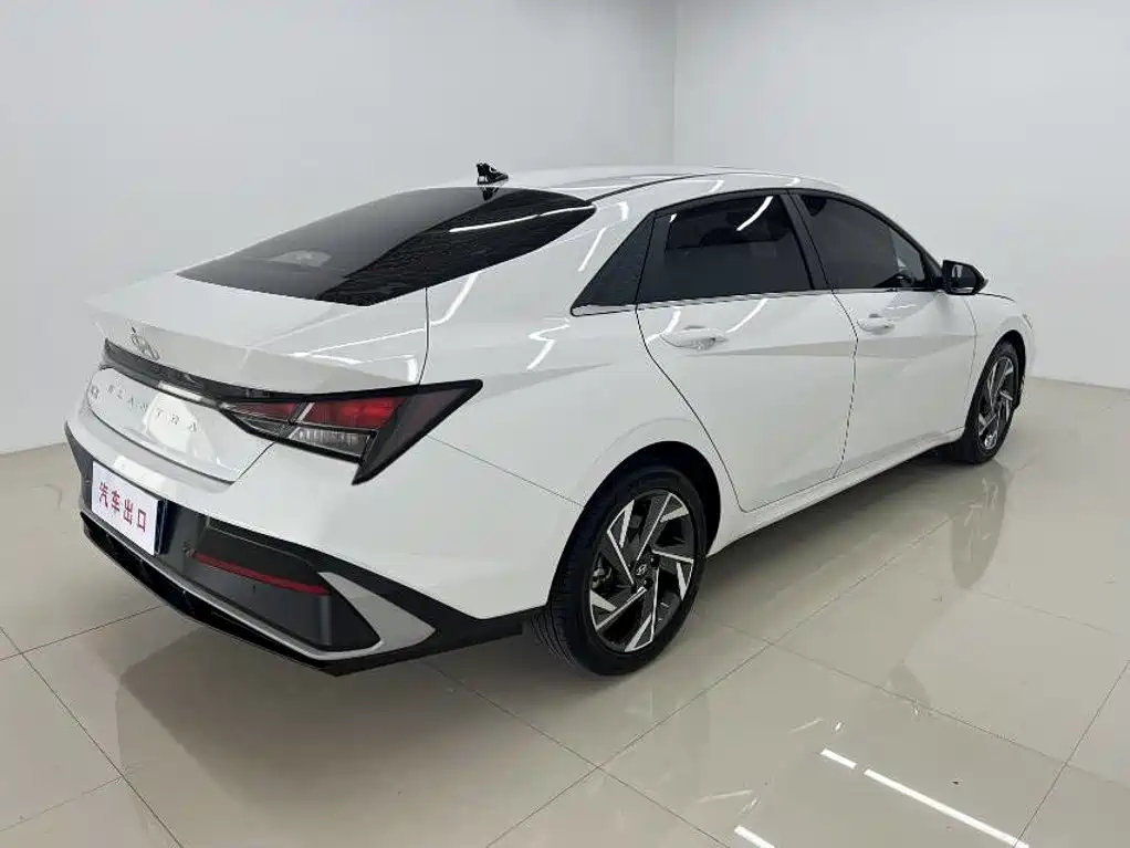 Hyundai Elantra 2023