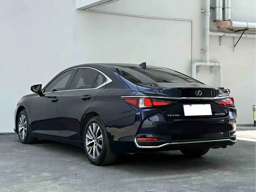 Lexus ES 2021