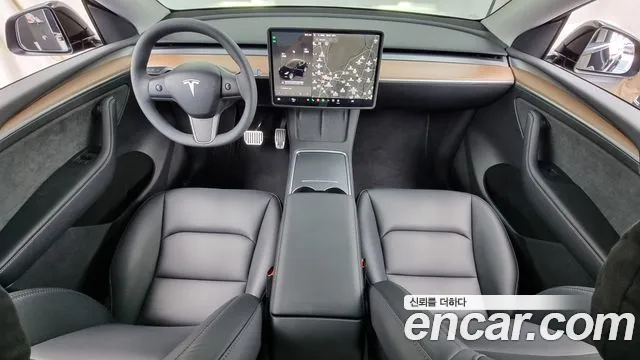 Tesla Model Y 2024