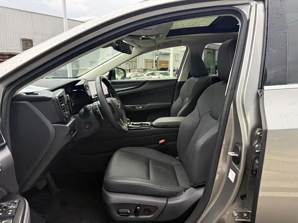 Lexus NX 2021