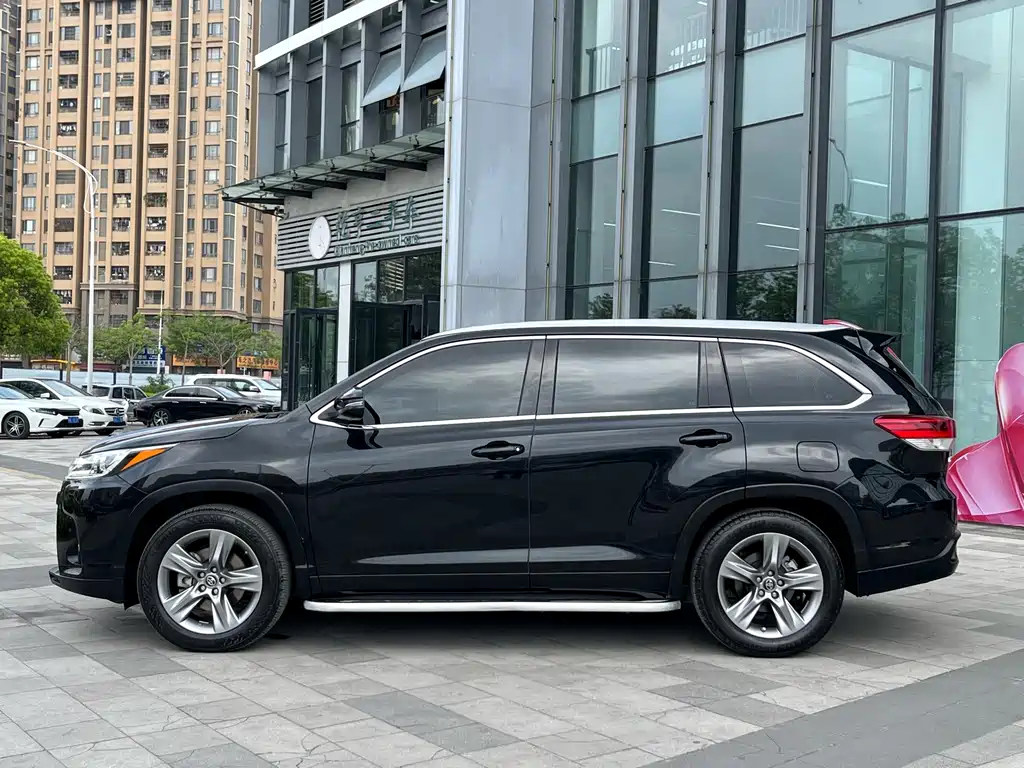 Toyota Highlander 2021