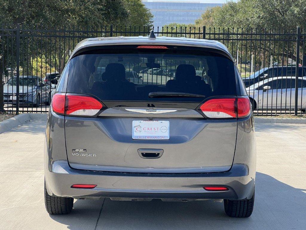 Chrysler Voyager 2022