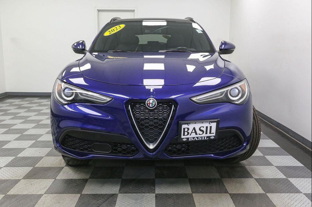 Alfa Romeo Stelvio 2023