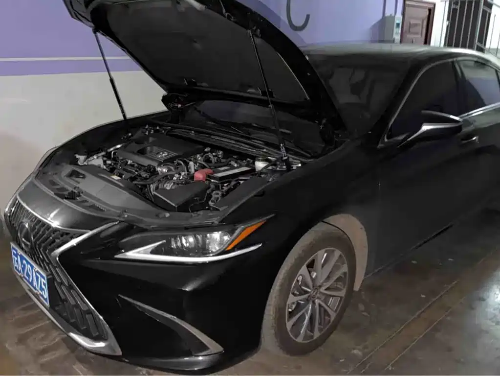 Lexus ES 2023