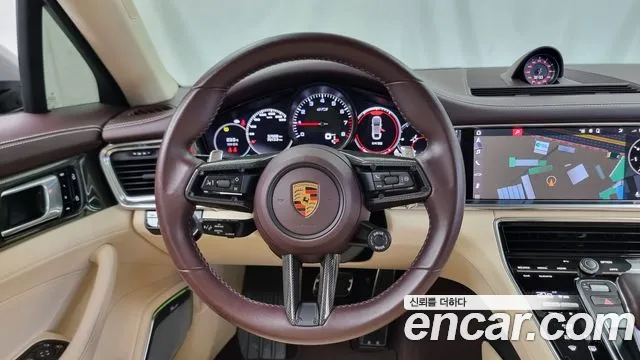 Porsche Panamera 2021