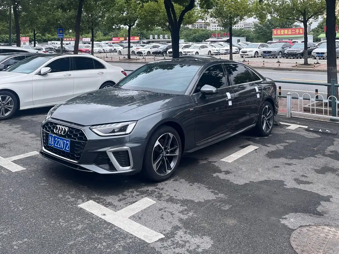 Audi A4 2022