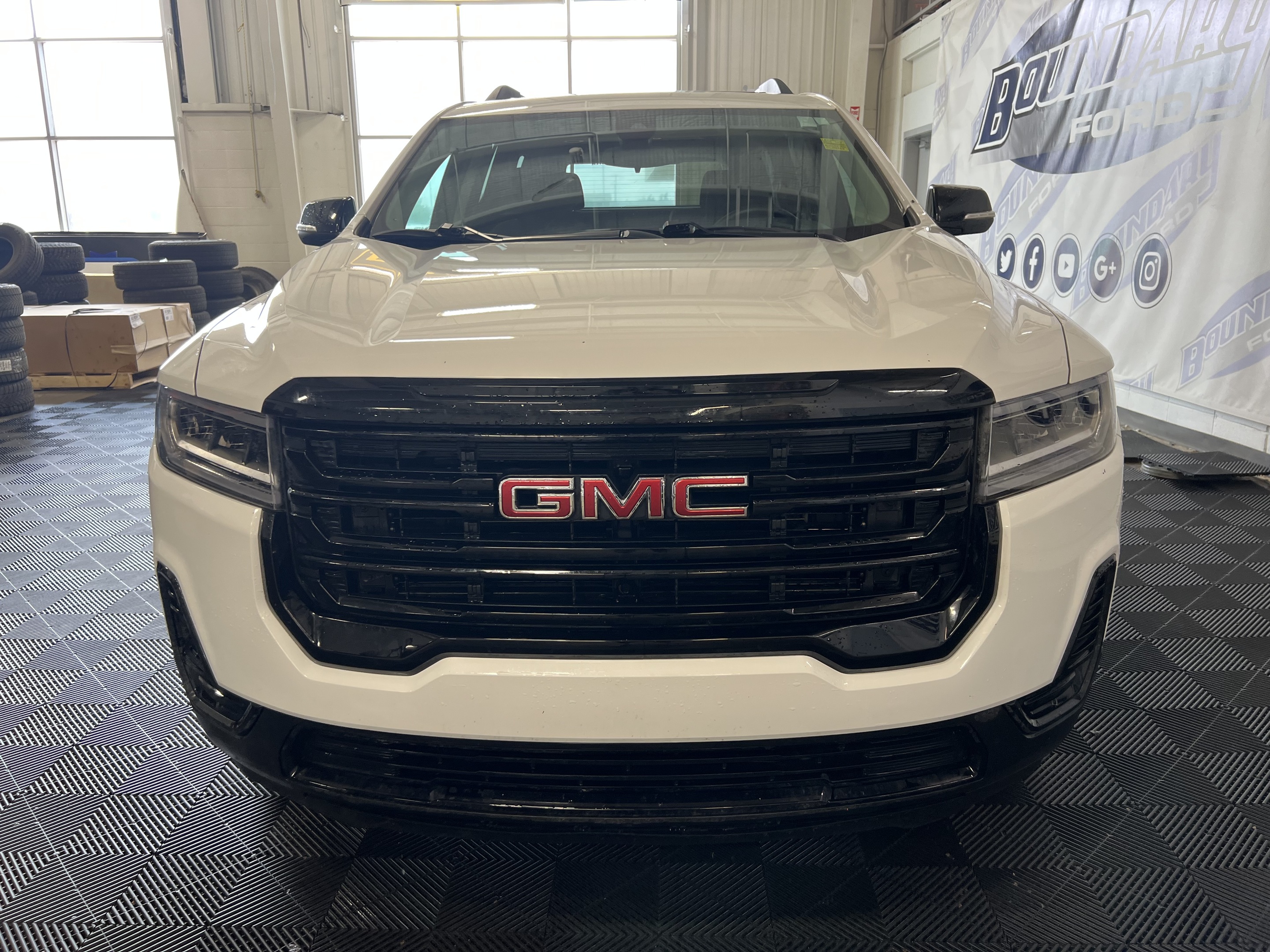 GMC Acadia 2023