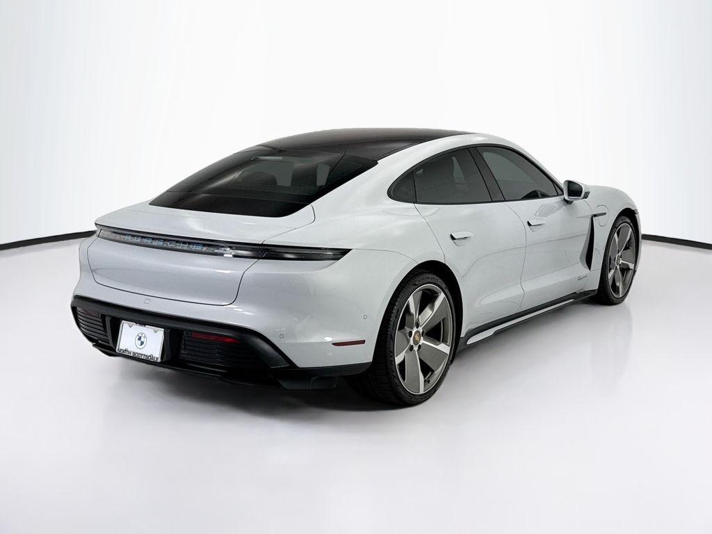 Porsche Taycan 2022