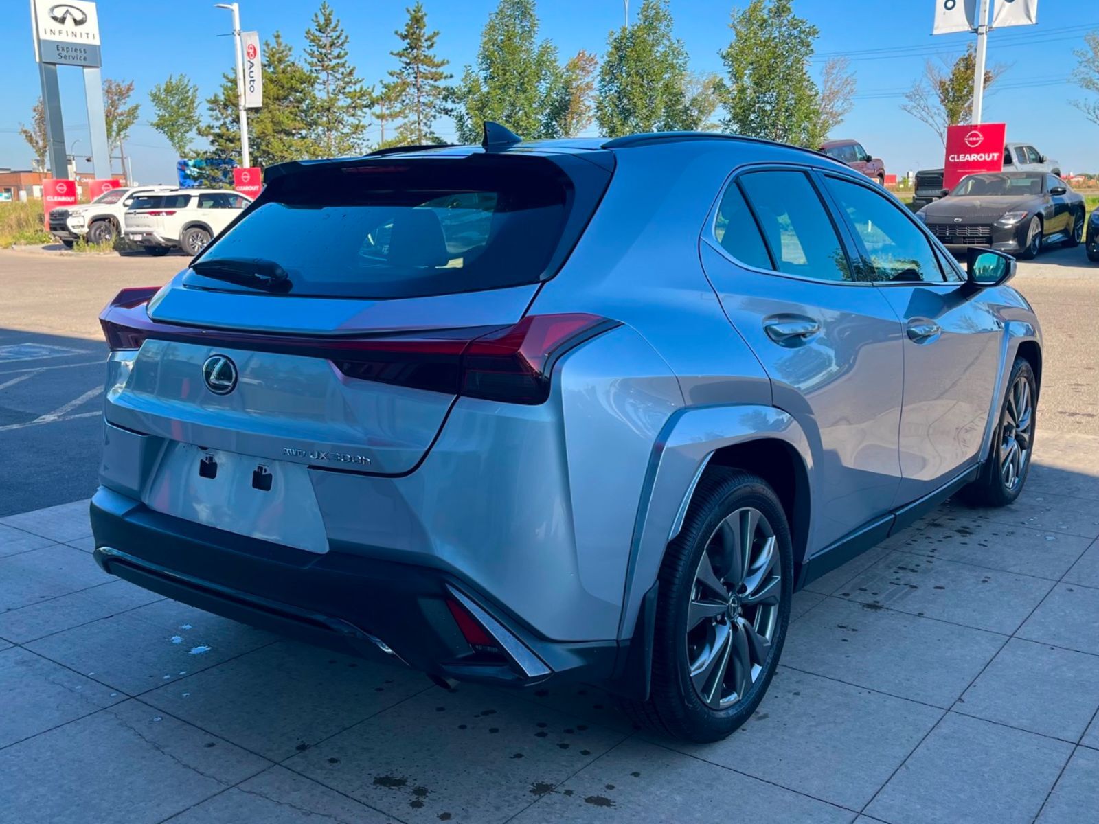 Lexus UX 2025