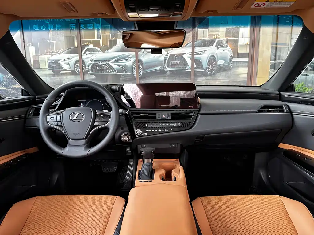 Lexus ES 2024