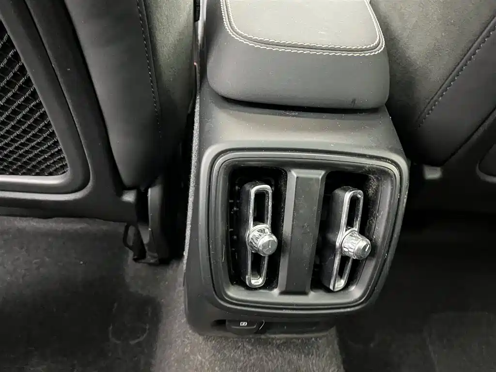 Volvo C40 2024