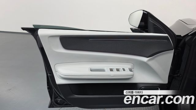 Polestar 4 2025