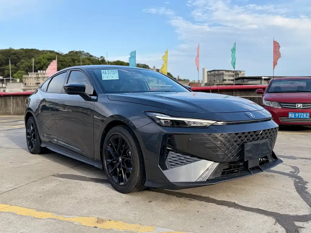 Changan UNI-V 2024