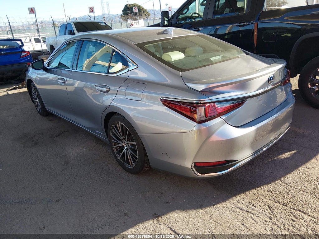 Lexus ES 2022