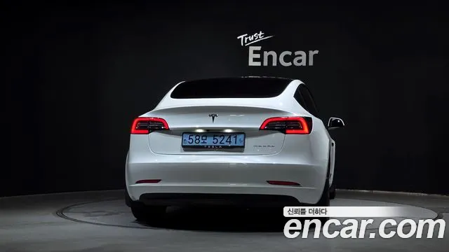 Tesla Model 3 2022