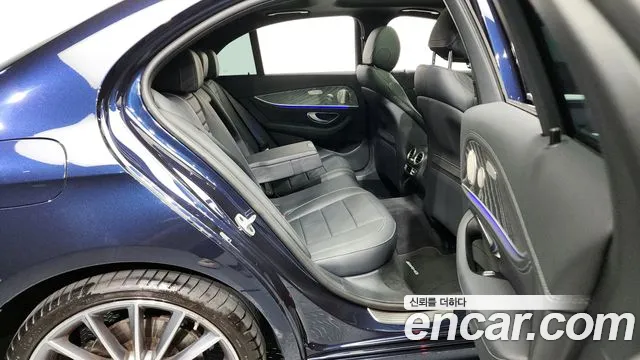 Mercedes-Benz E-Класс 2022