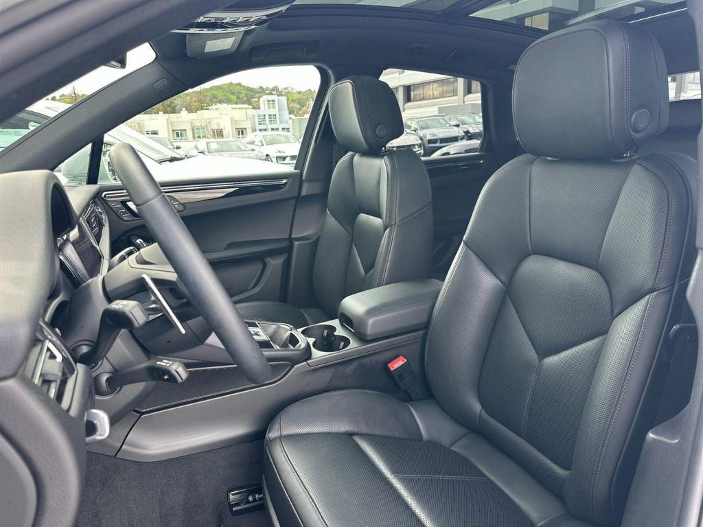 Porsche Macan 2025