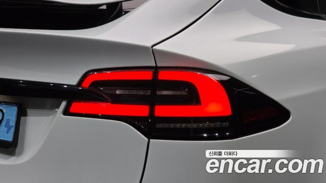 Tesla Model X 2023