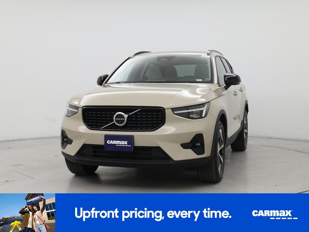 Volvo XC40 2025