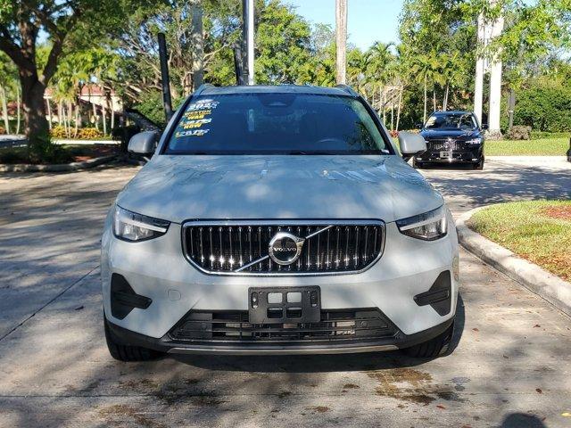 Volvo XC40 2025