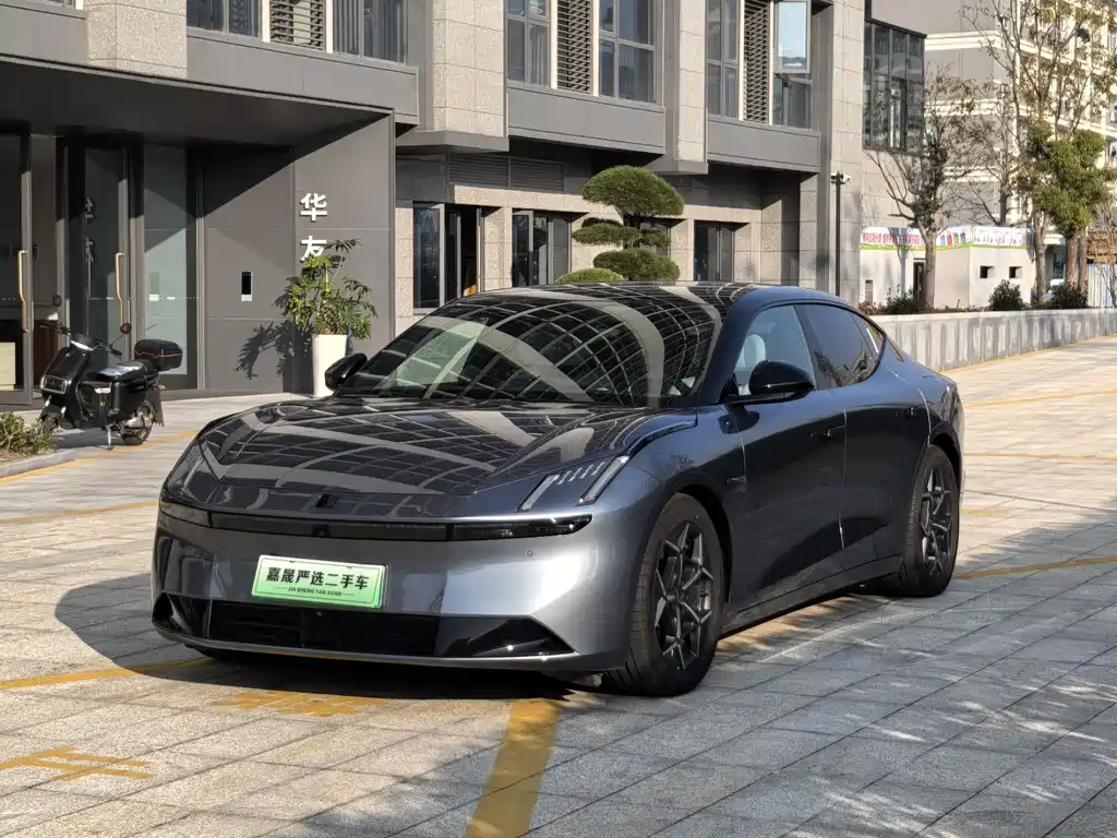 Lynk & Co Z10 2024