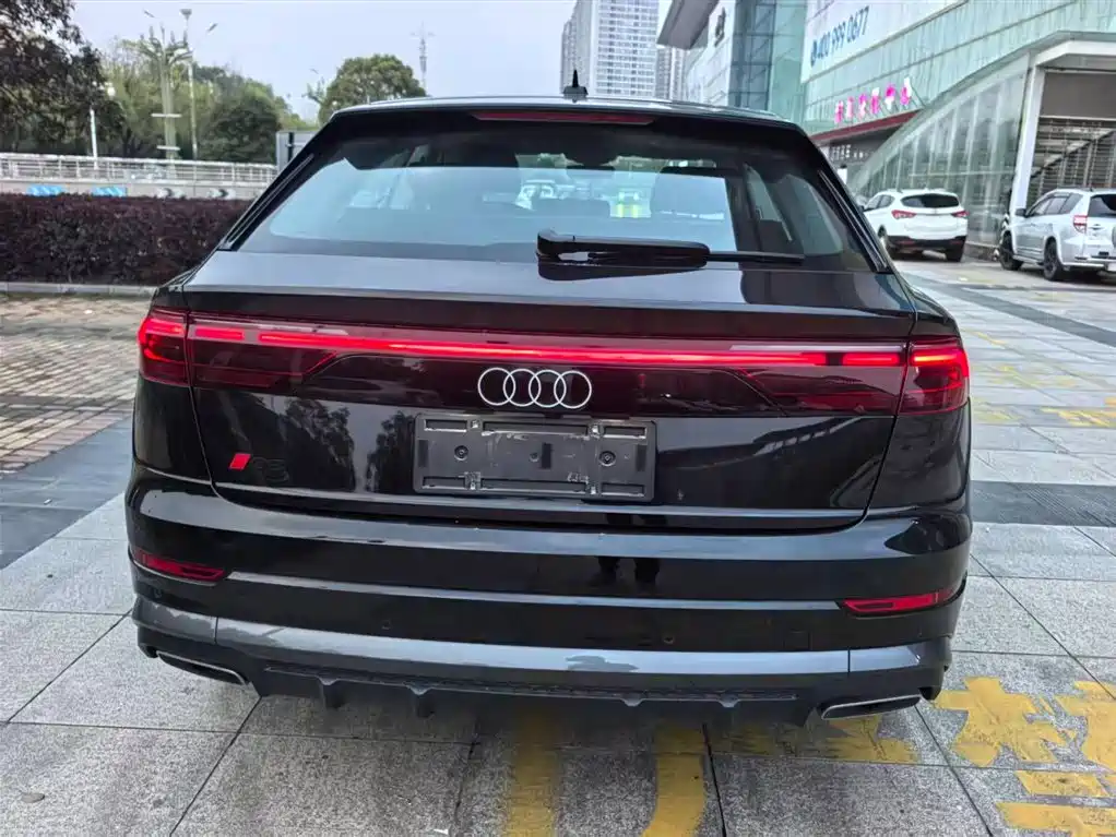 Audi Q8 2025