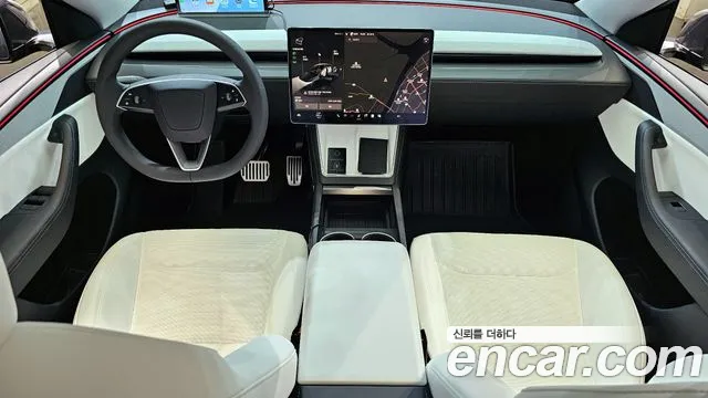 Tesla Model Y 2025