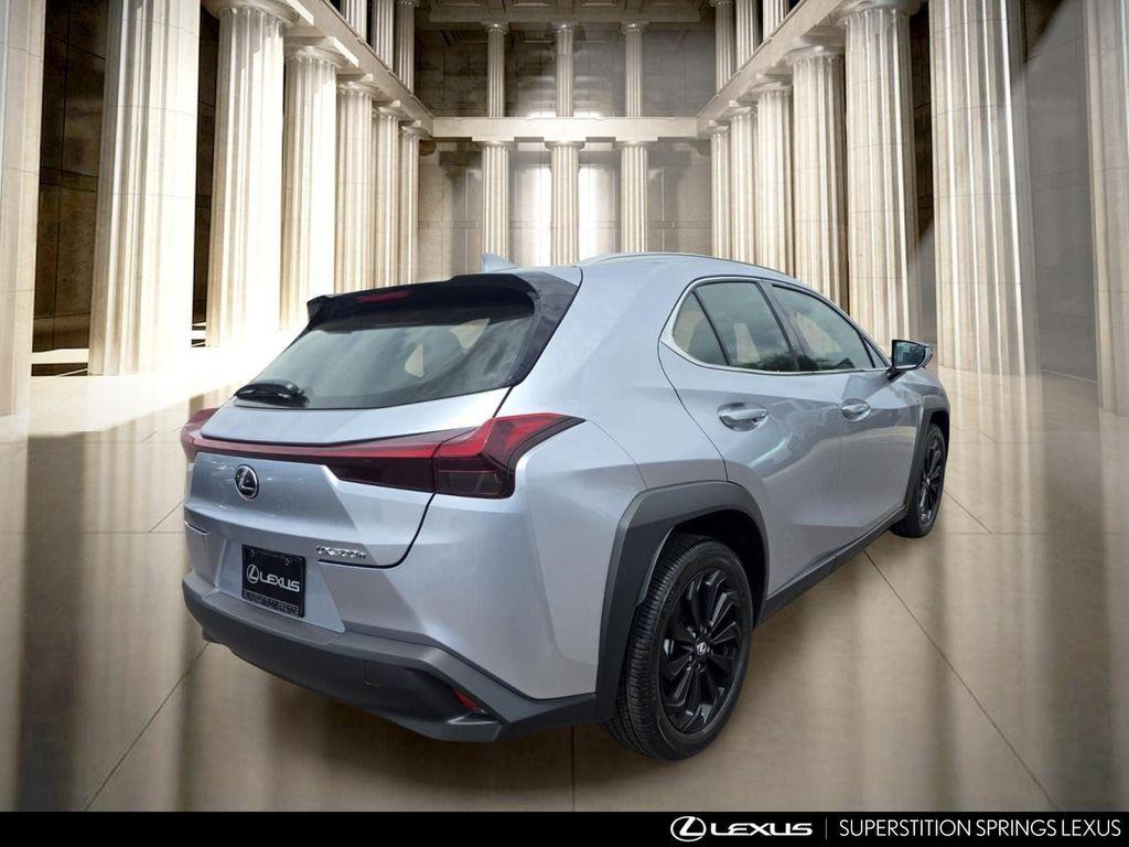 Lexus UX 2026