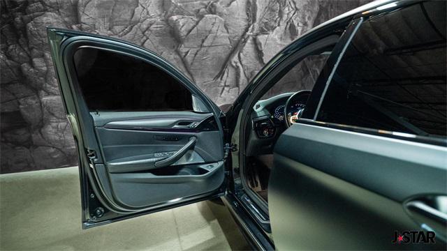 BMW M5 2022