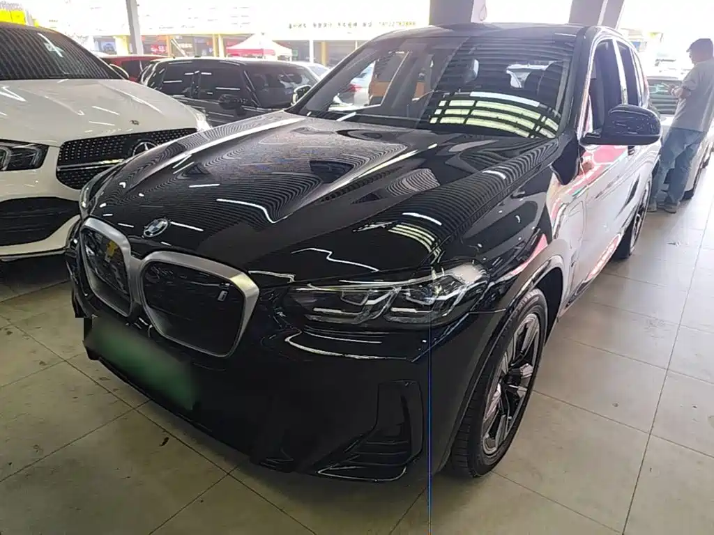 BMW iX3 2024