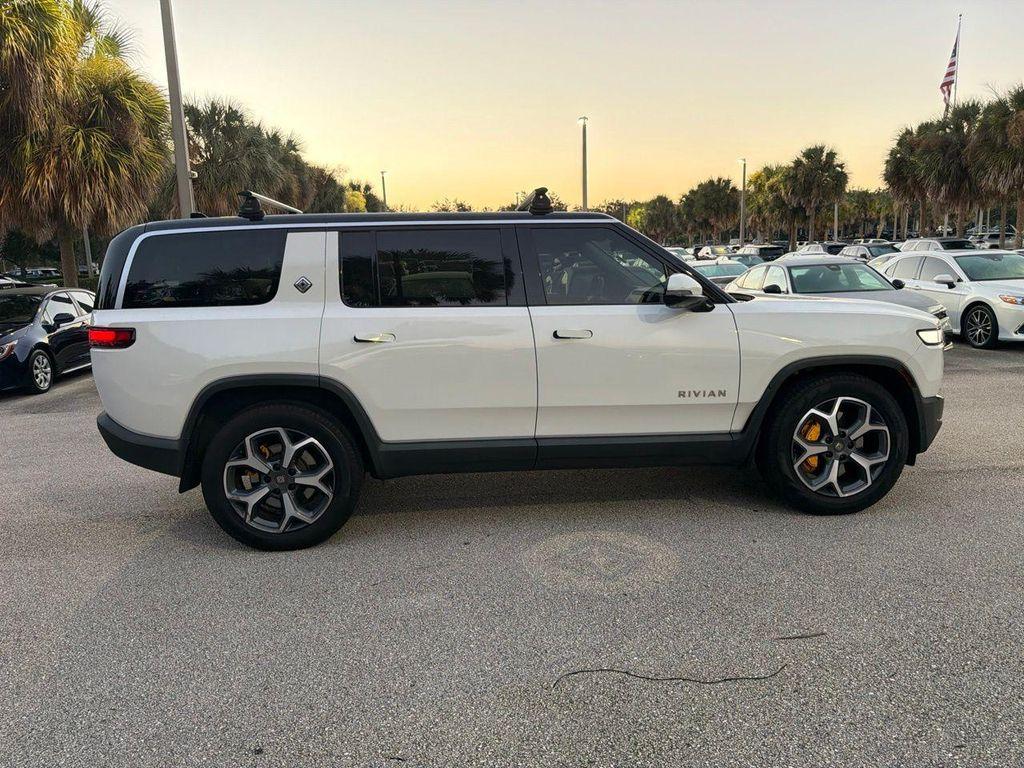 Rivian R1S 2023
