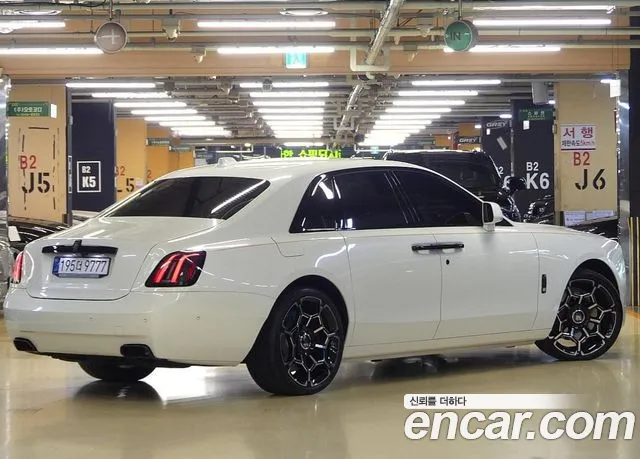Rolls-Royce Ghost 2025