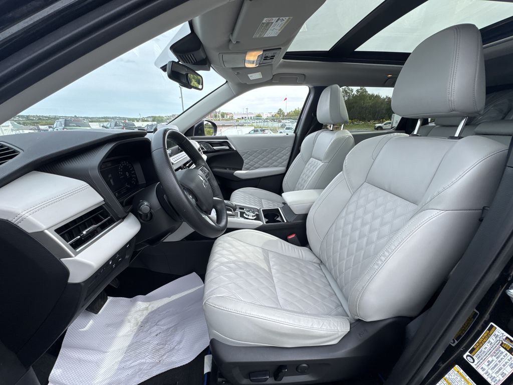 Mitsubishi Outlander 2024