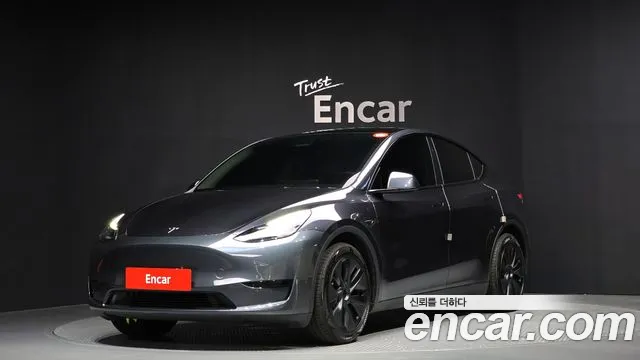 Tesla Model Y 2024