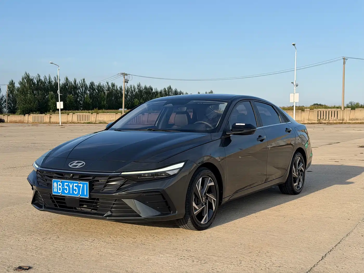 Hyundai Elantra 2023