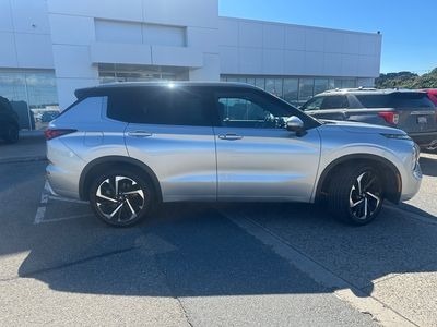 Mitsubishi Outlander 2023