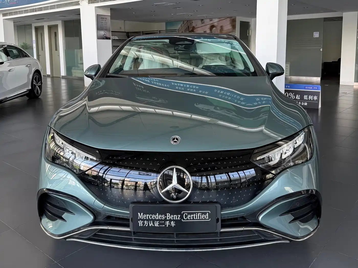 Mercedes-Benz EQE 2025