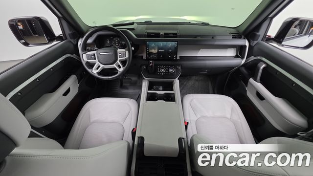 Land Rover Defender 2025