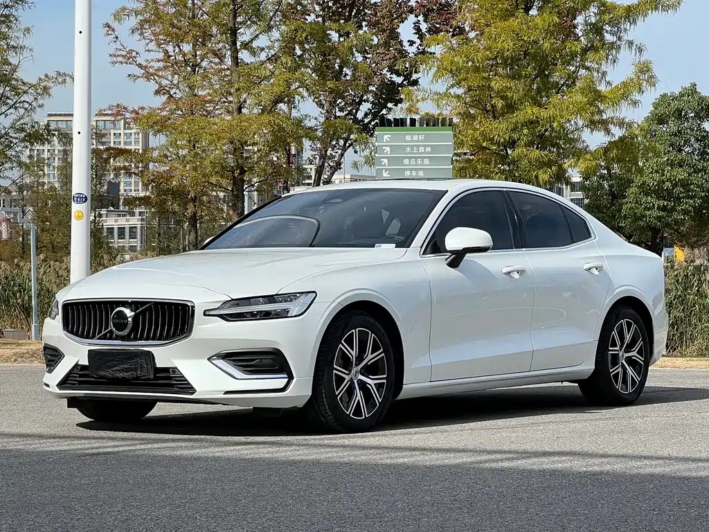 Volvo S60 2024