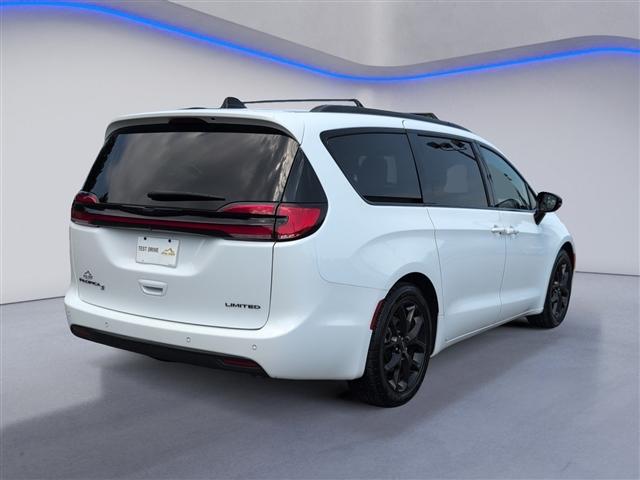 Chrysler Pacifica 2025