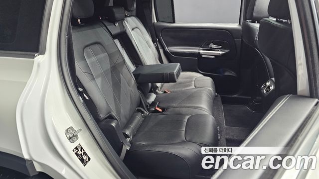 Mercedes-Benz GLB 2024
