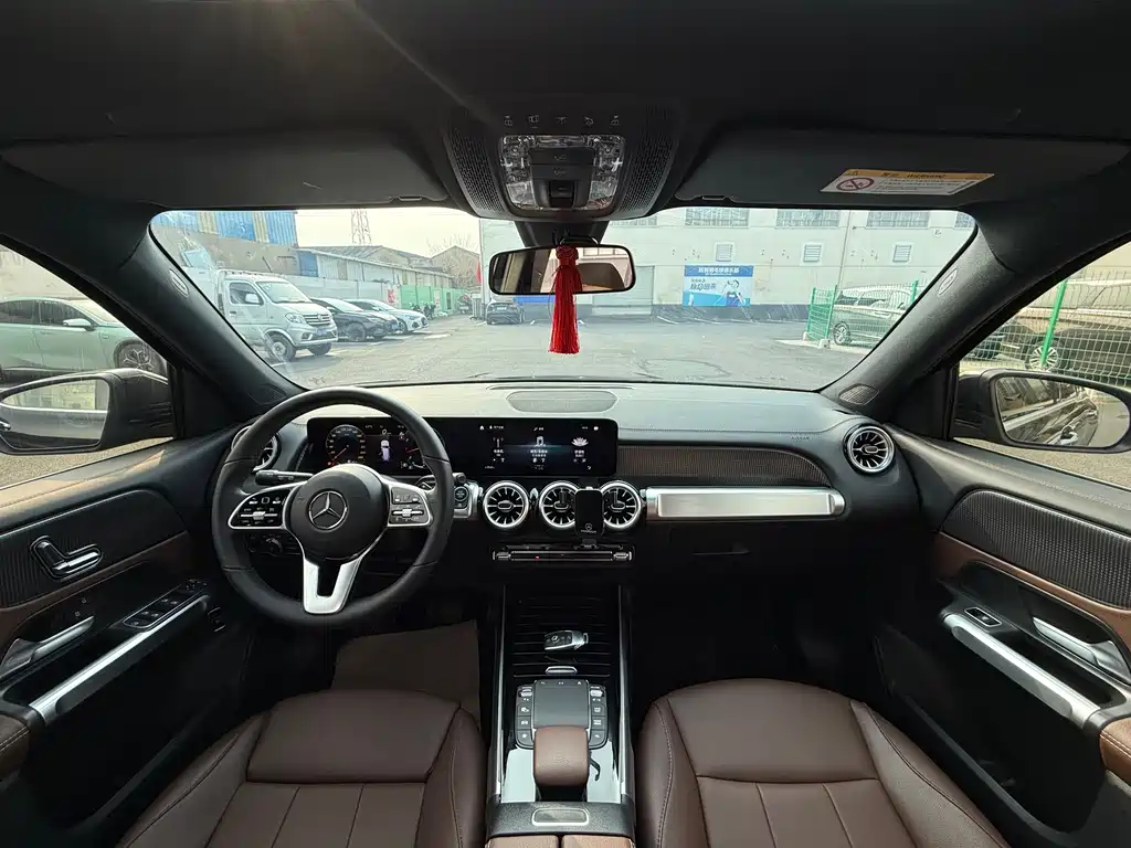 Mercedes-Benz GLB 2023